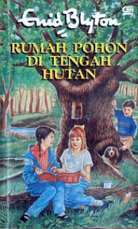 Rumah Pohon Di Tengah Hutan